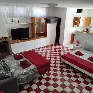 Taverna A 100 Mt Dal Mare Appartamento